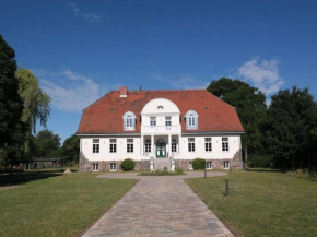 Gutshaus Ganzlin Comfortable holiday residence, Ganzlin